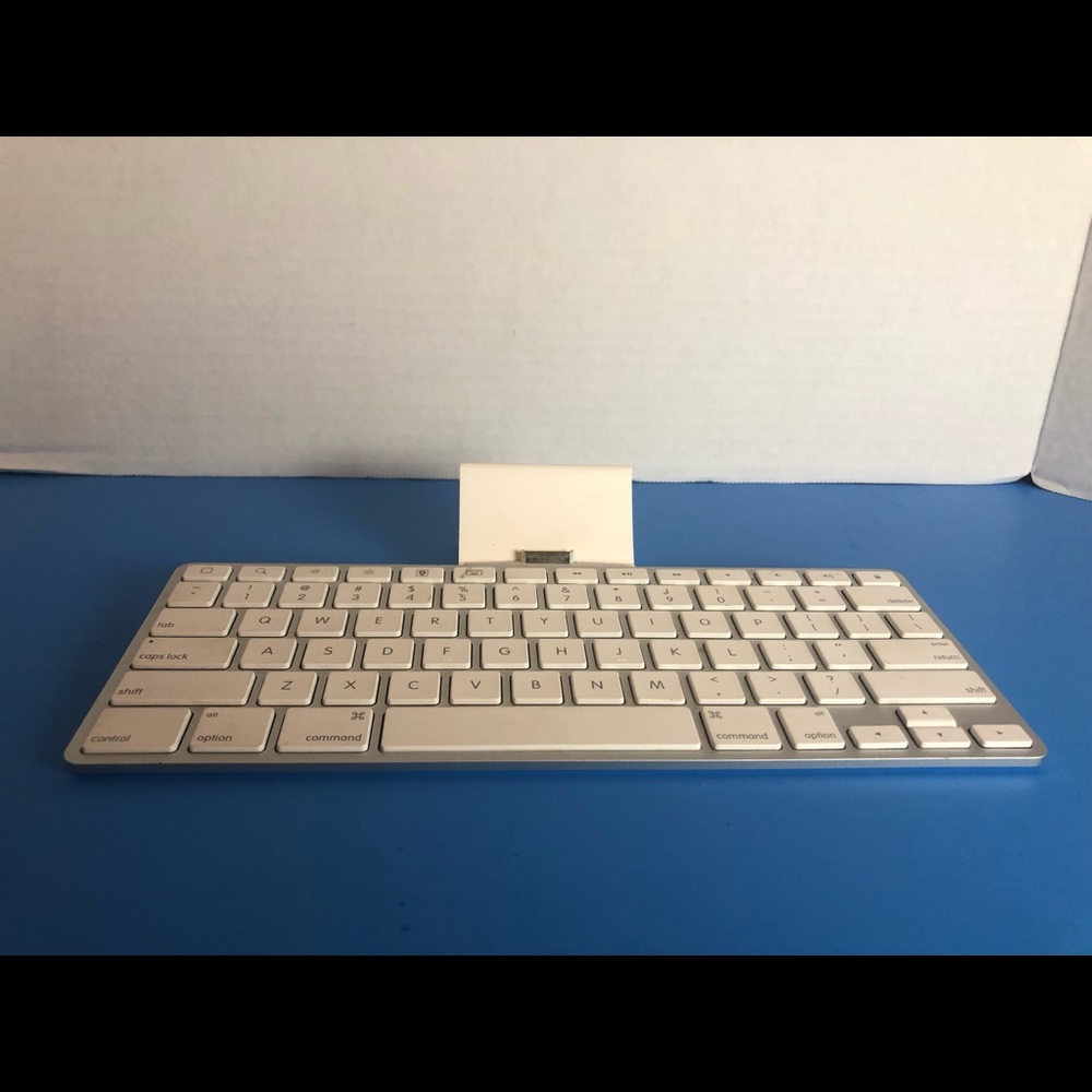 Apple wireless keyboard